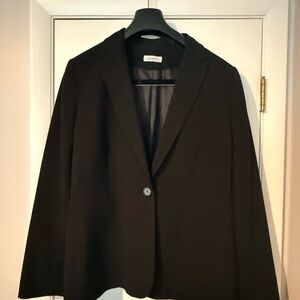 Calvin Klein Women's Elegant Black Blazer